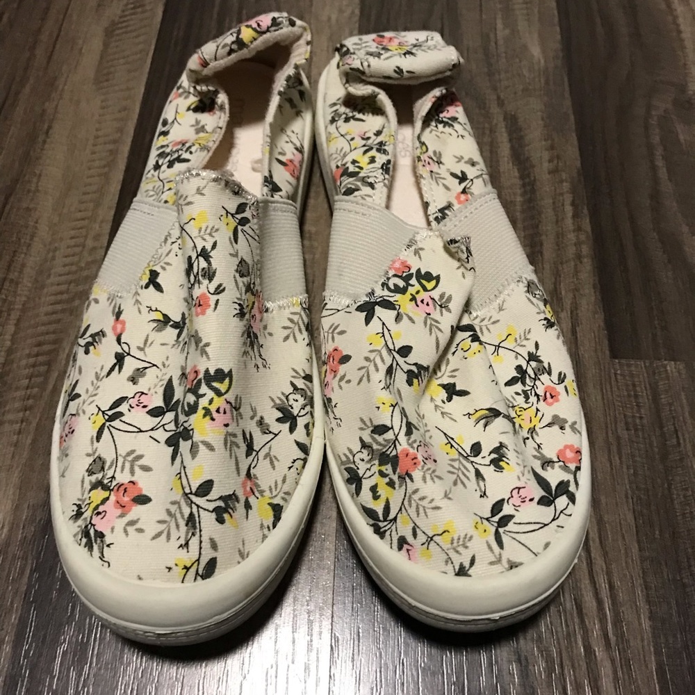 Women’s slip on shoes from Maurice’s size 6